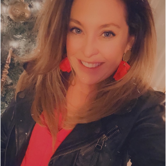 Meet your Posher, Nancy - Picture 1 of 1